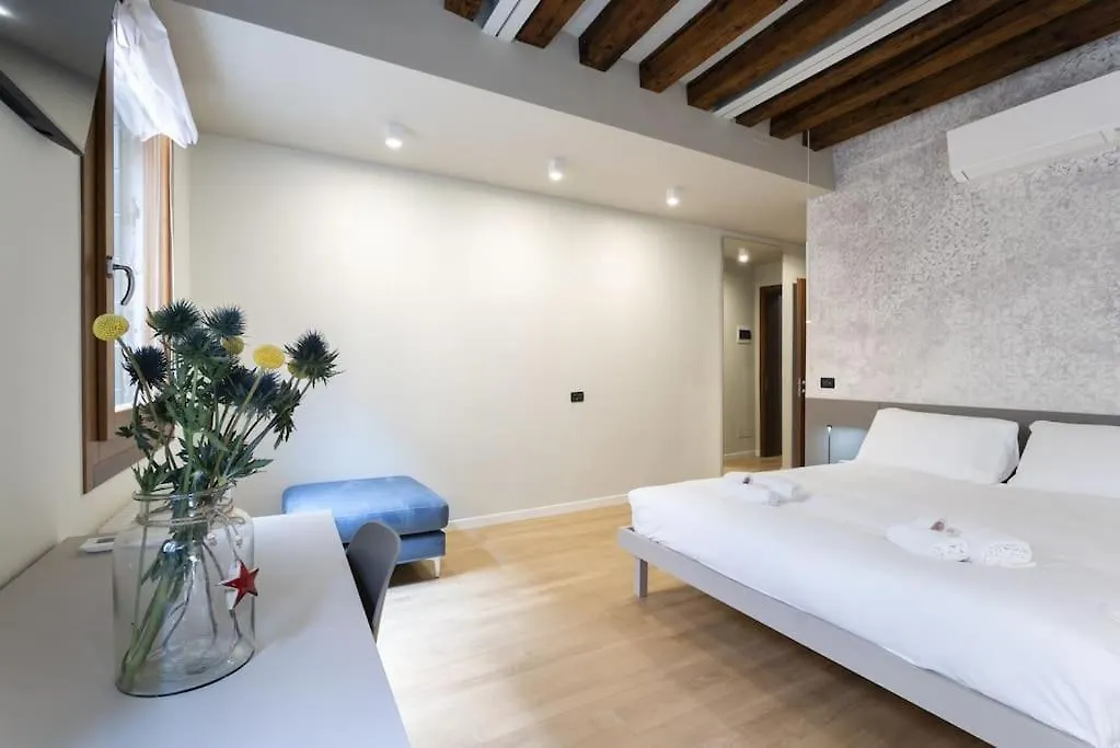 ונציה Rialto Prestige Apartment 0*,  איטליה